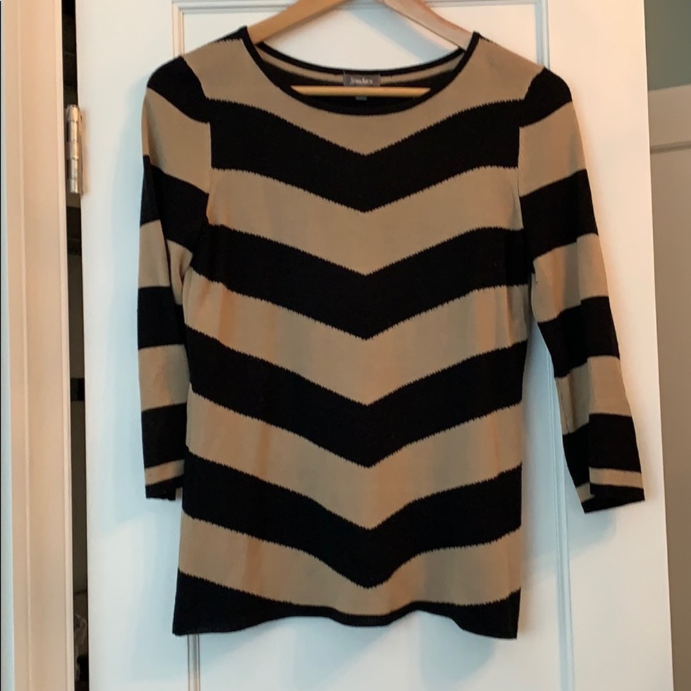 Neiman Marcus small 3/4 sleeve sweater